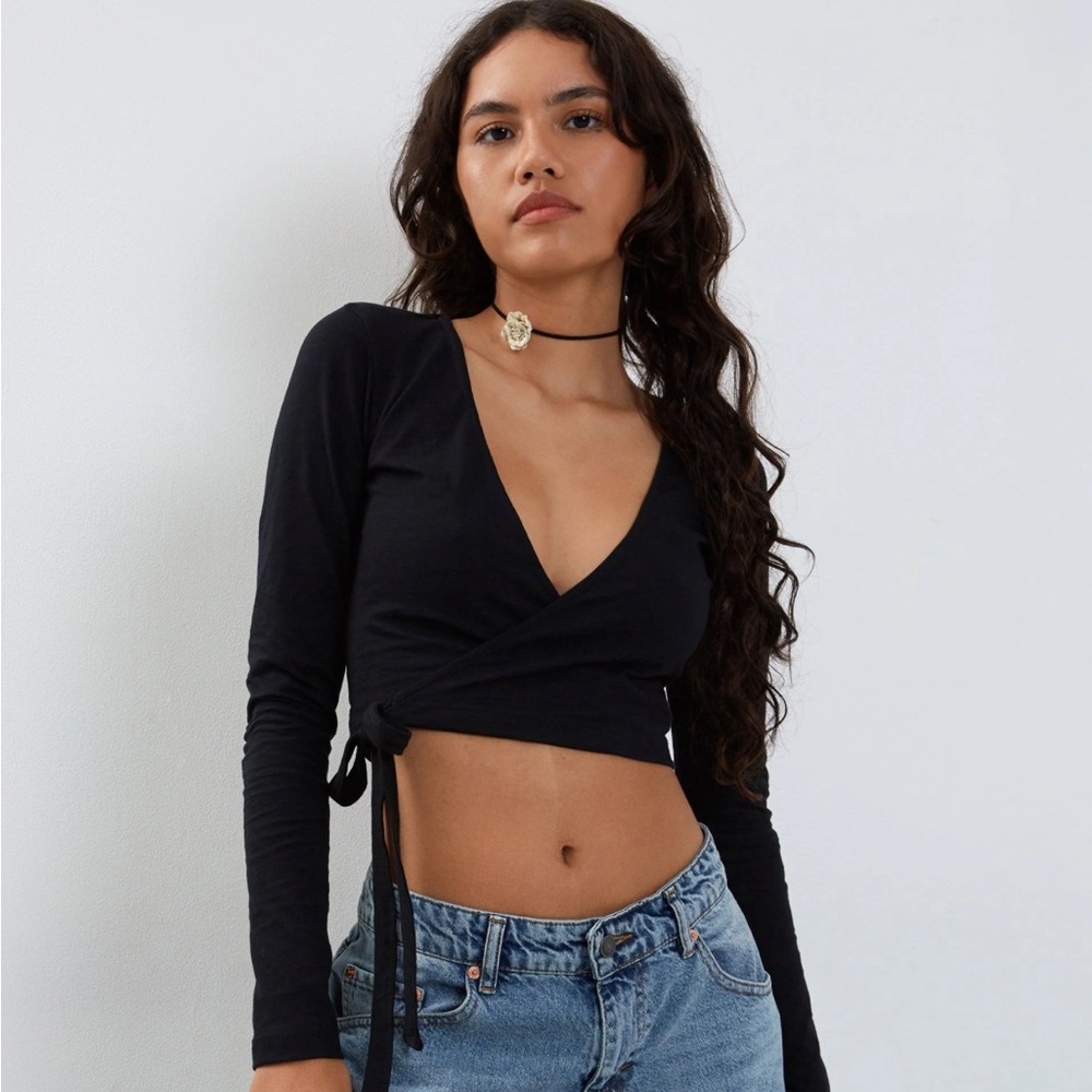 Brandy Melville long sleeve wrap top - one size